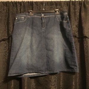 18w knee-length denim skirt